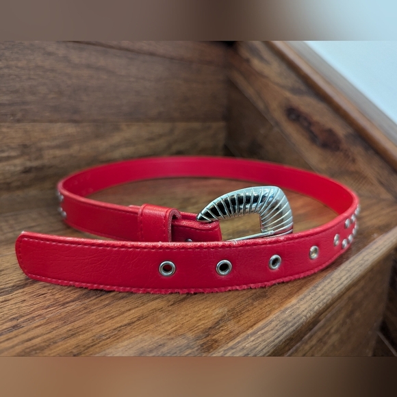 Vintage Western Red Belt with Silver Accents Vegan Leather Sz M - Picture 2 of 6